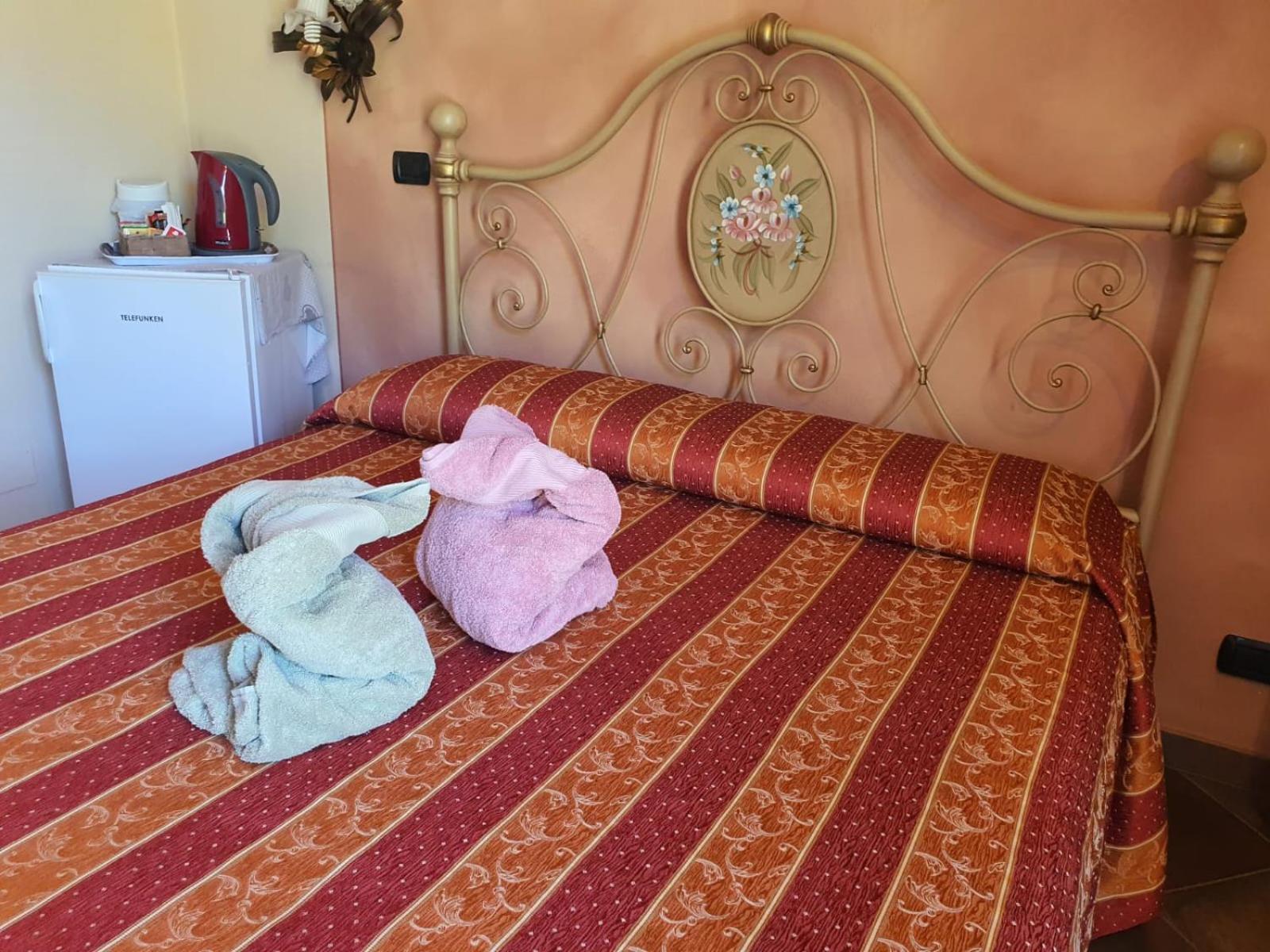 Agriturismo Cascina L'Arche سانتو ستيفانو بيلبو المظهر الخارجي الصورة